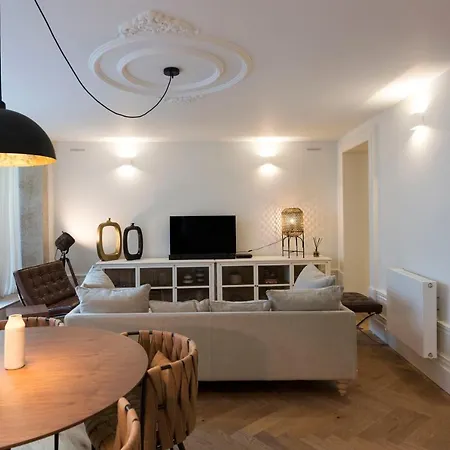 Classy & Stylish Duplex Porto